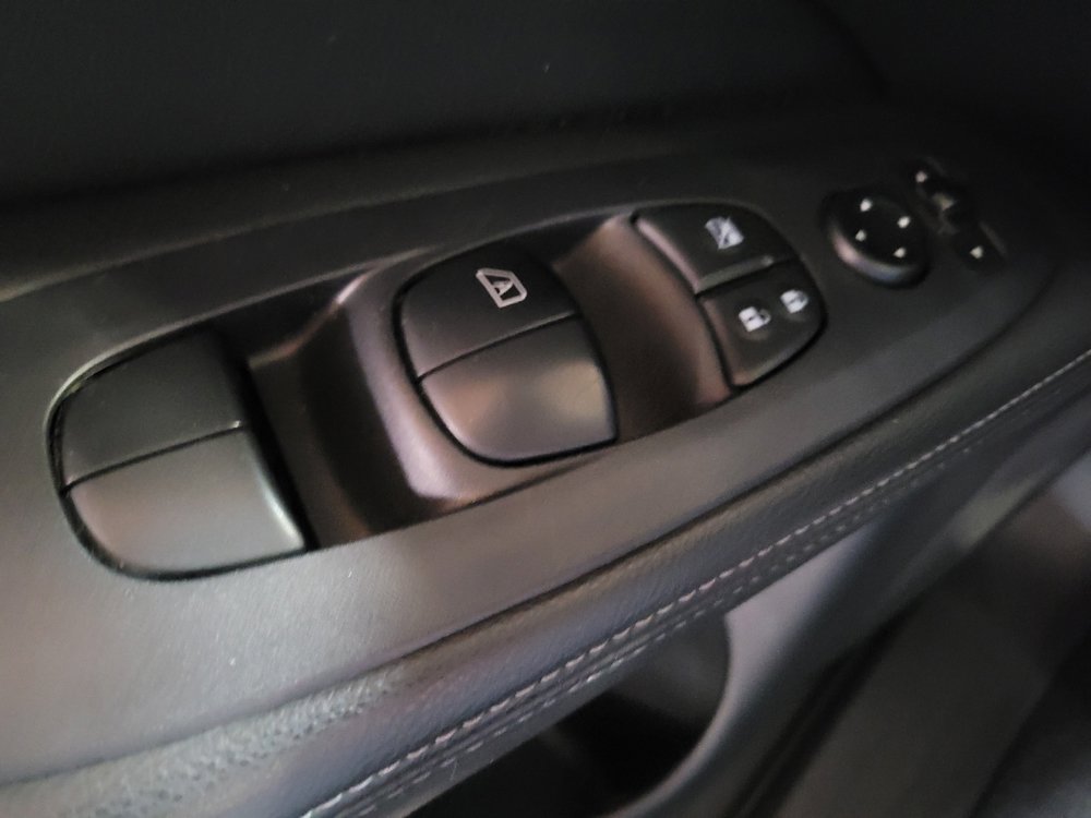 Used 2019 Nissan Pathfinder S FWD image 27