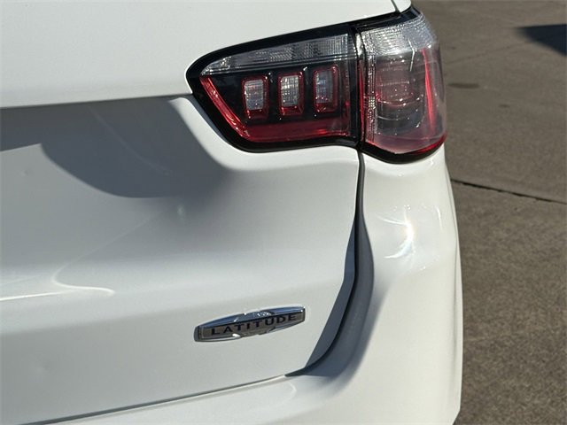 Used 2024 Jeep Compass Latitude image 6