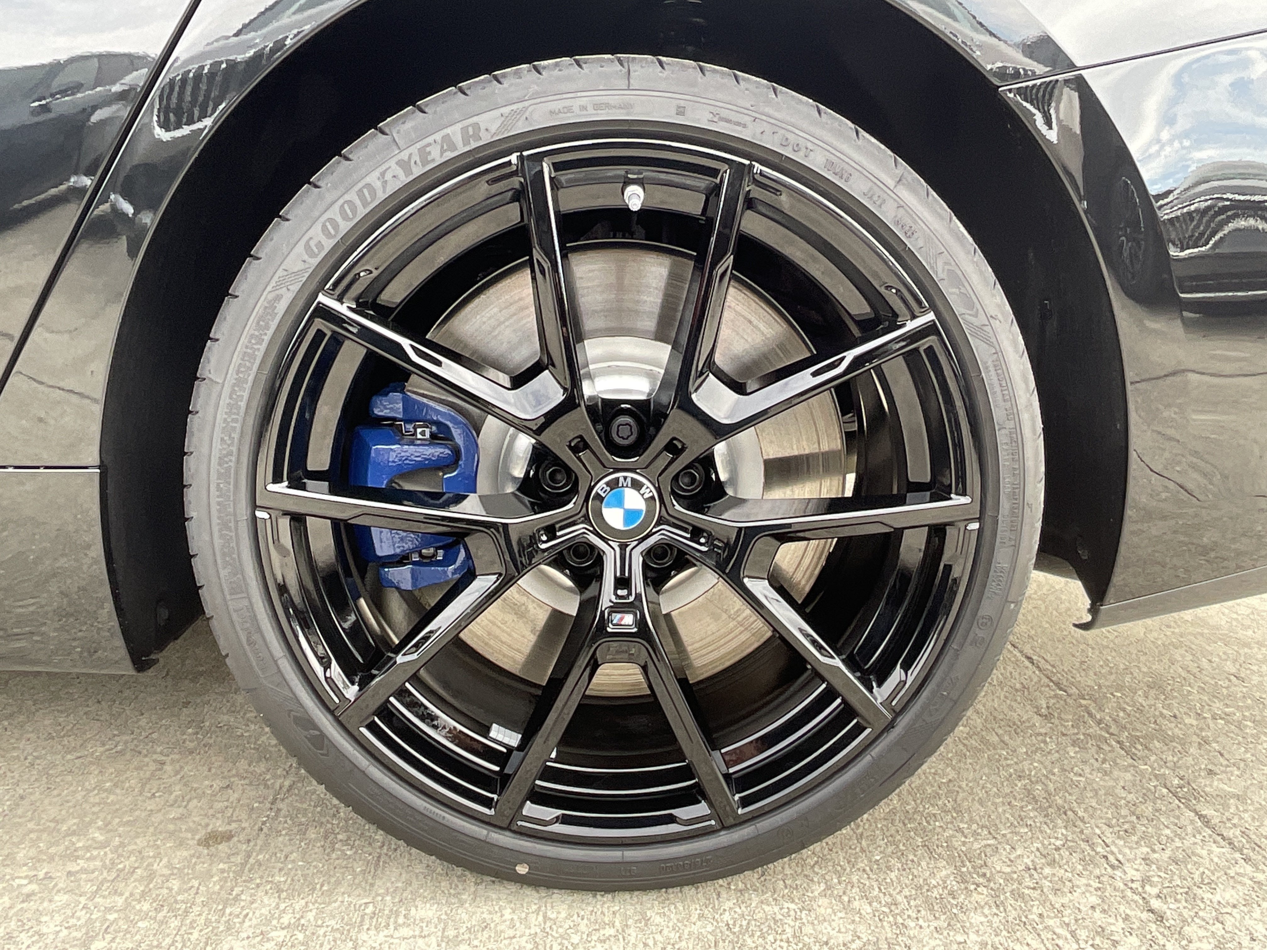 New 2026 BMW M850i xDrive w/ M Carbon Exterior Package AWD/4WD image 7