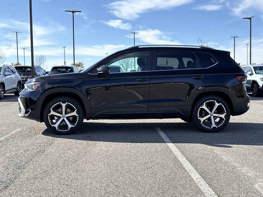 New 2026 Volkswagen Taos SEL image 2