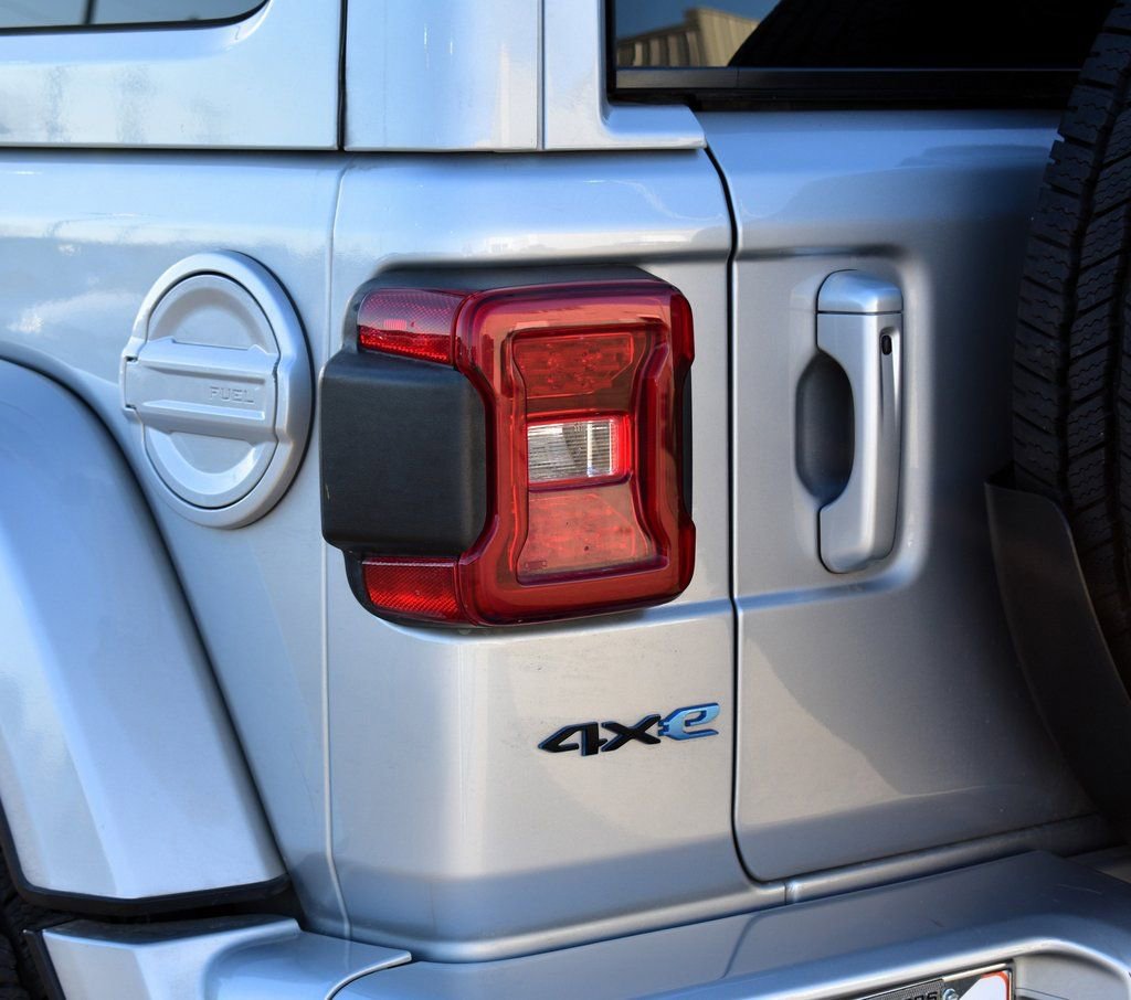 Used 2022 Jeep Wrangler Unlimited Sahara image 11