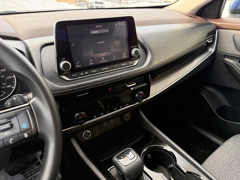 Used 2021 Nissan Rogue SV image 24