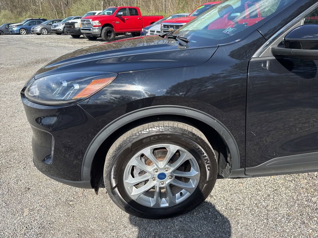 Used 2021 Ford Escape SE w/ Cold Weather Package AWD/4WD image 6