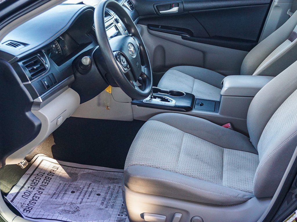 Used 2012 Toyota Camry LE image 18