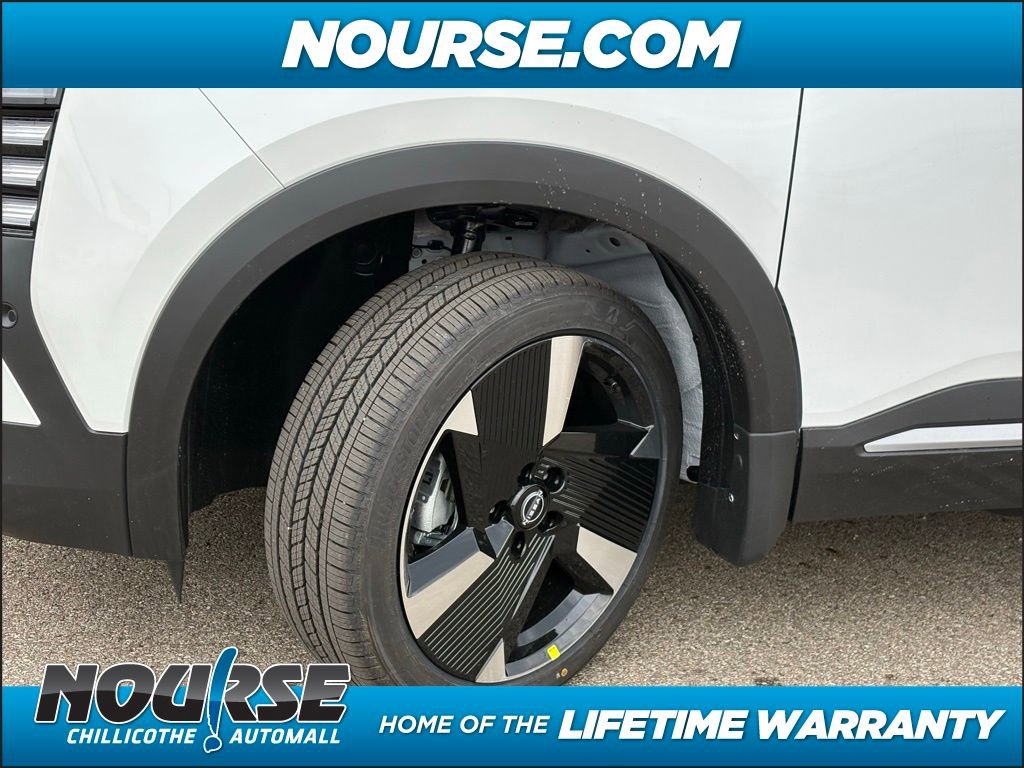 New 2025 Nissan Kicks SR w/ Illumination Package image 9