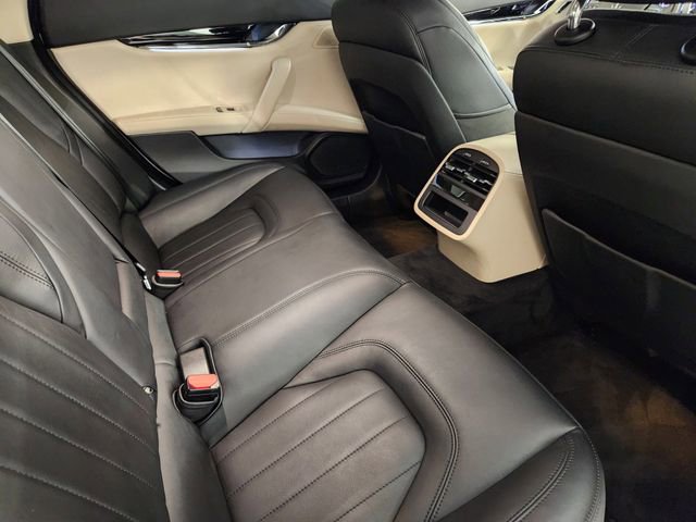 Used 2022 Maserati Quattroporte Modena RWD image 30