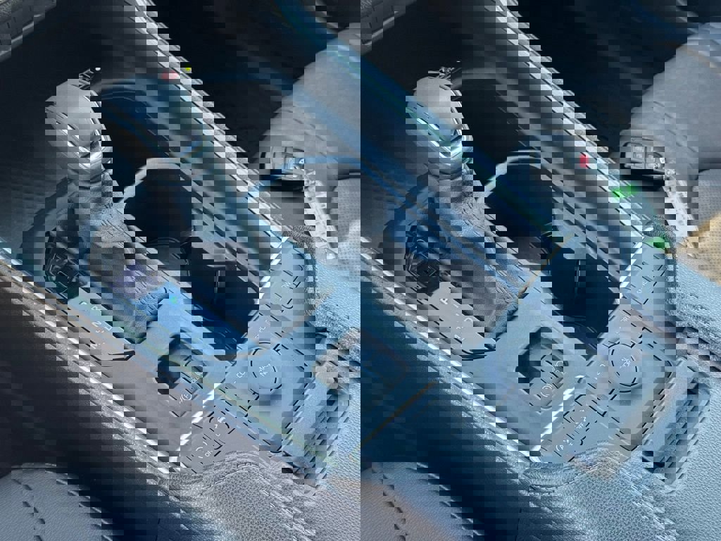 Used 2025 Toyota Grand Highlander FWD image 36