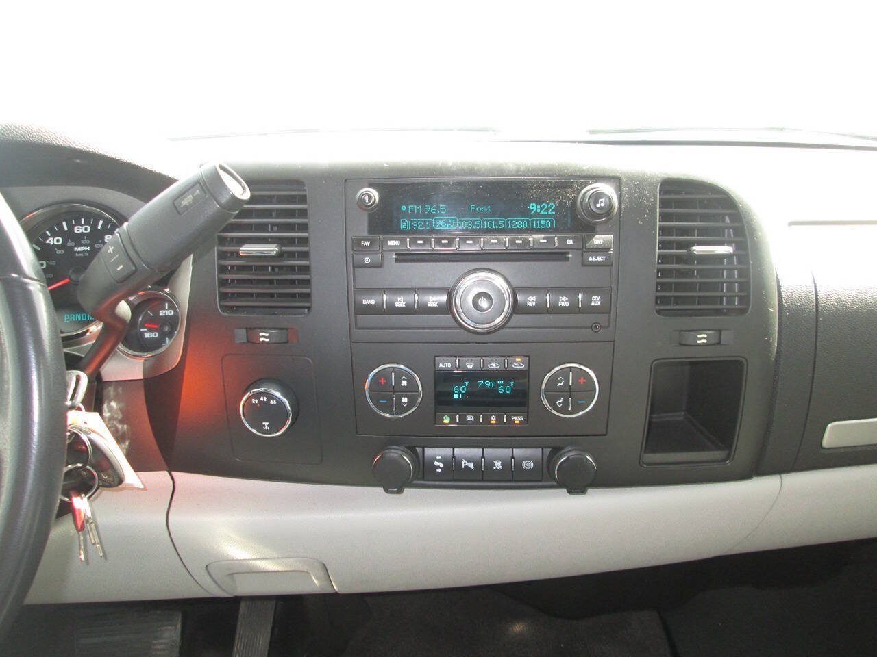 Used 2011 Chevrolet Silverado 2500 LT w/ Interior Plus Package AWD/4WD image 12