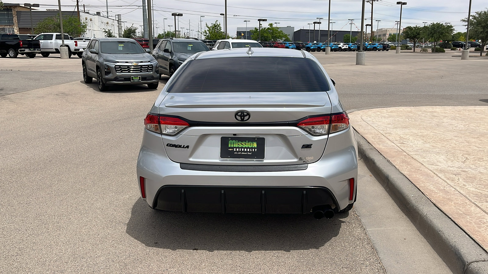 Used 2025 Toyota Corolla SE image 7
