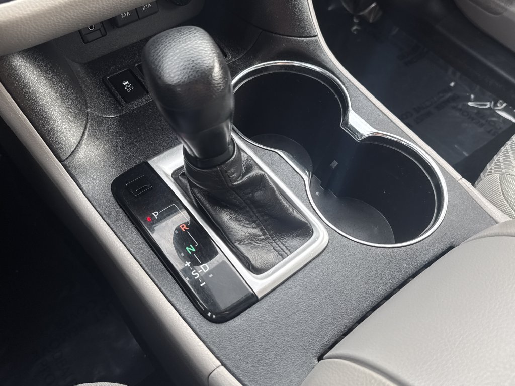 Used 2019 Toyota Highlander LE AWD/4WD image 27