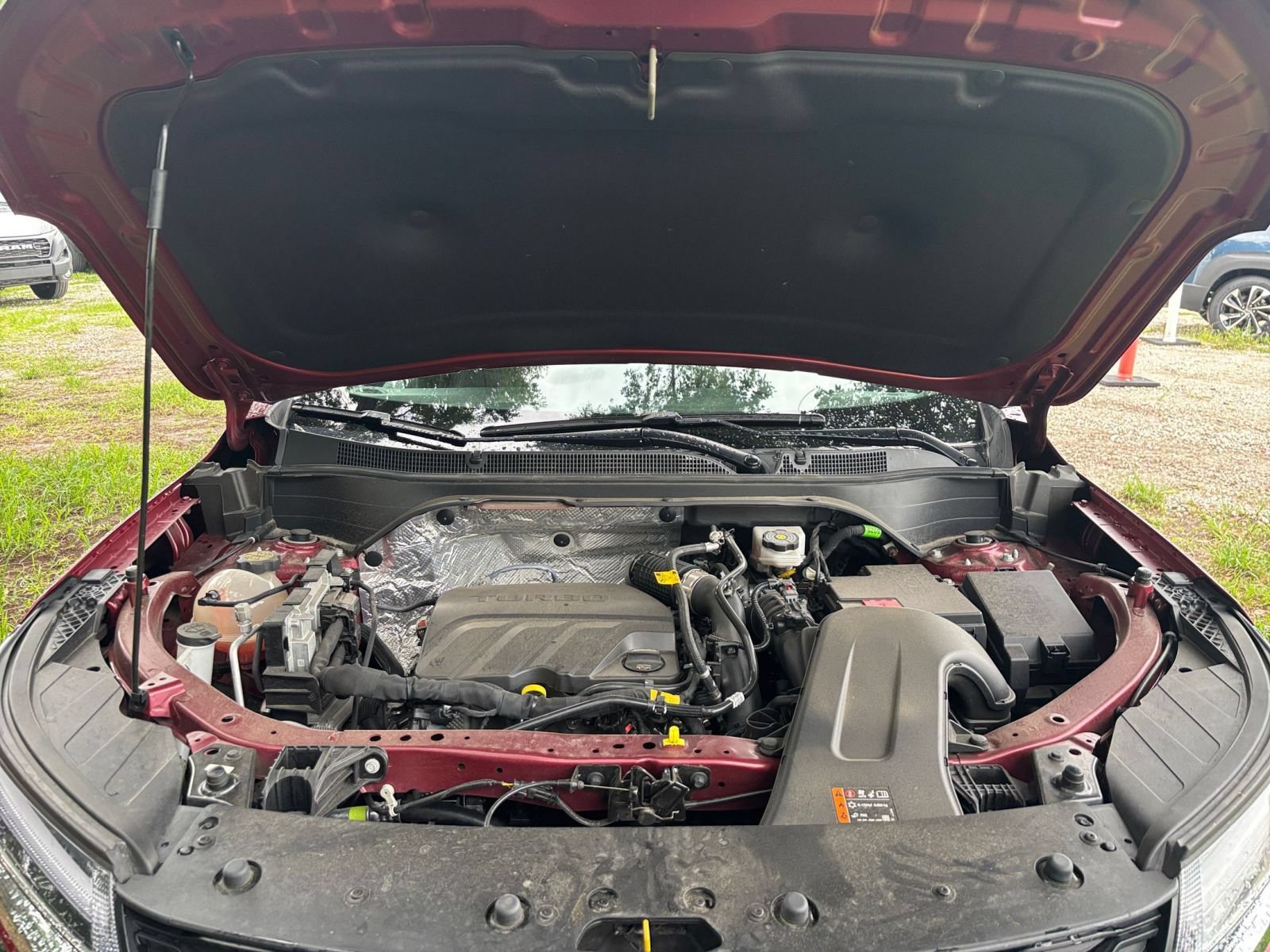 Used 2025 Chevrolet Trax LT FWD image 33