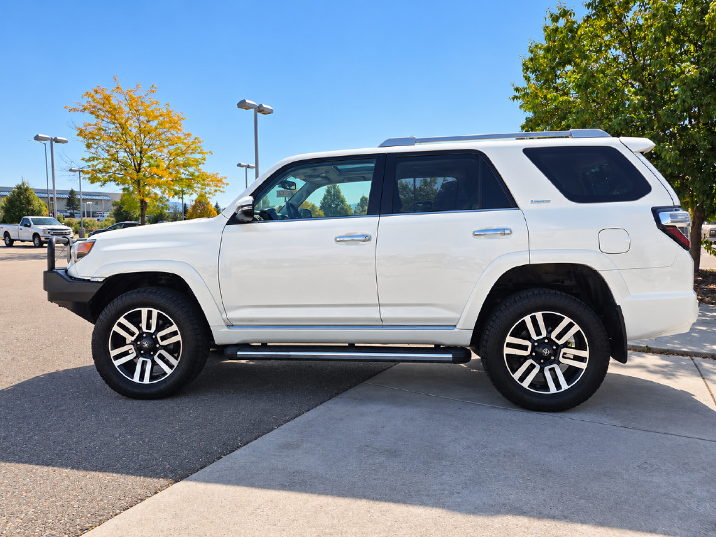 Used 2014 Toyota 4Runner Limited AWD/4WD image 29