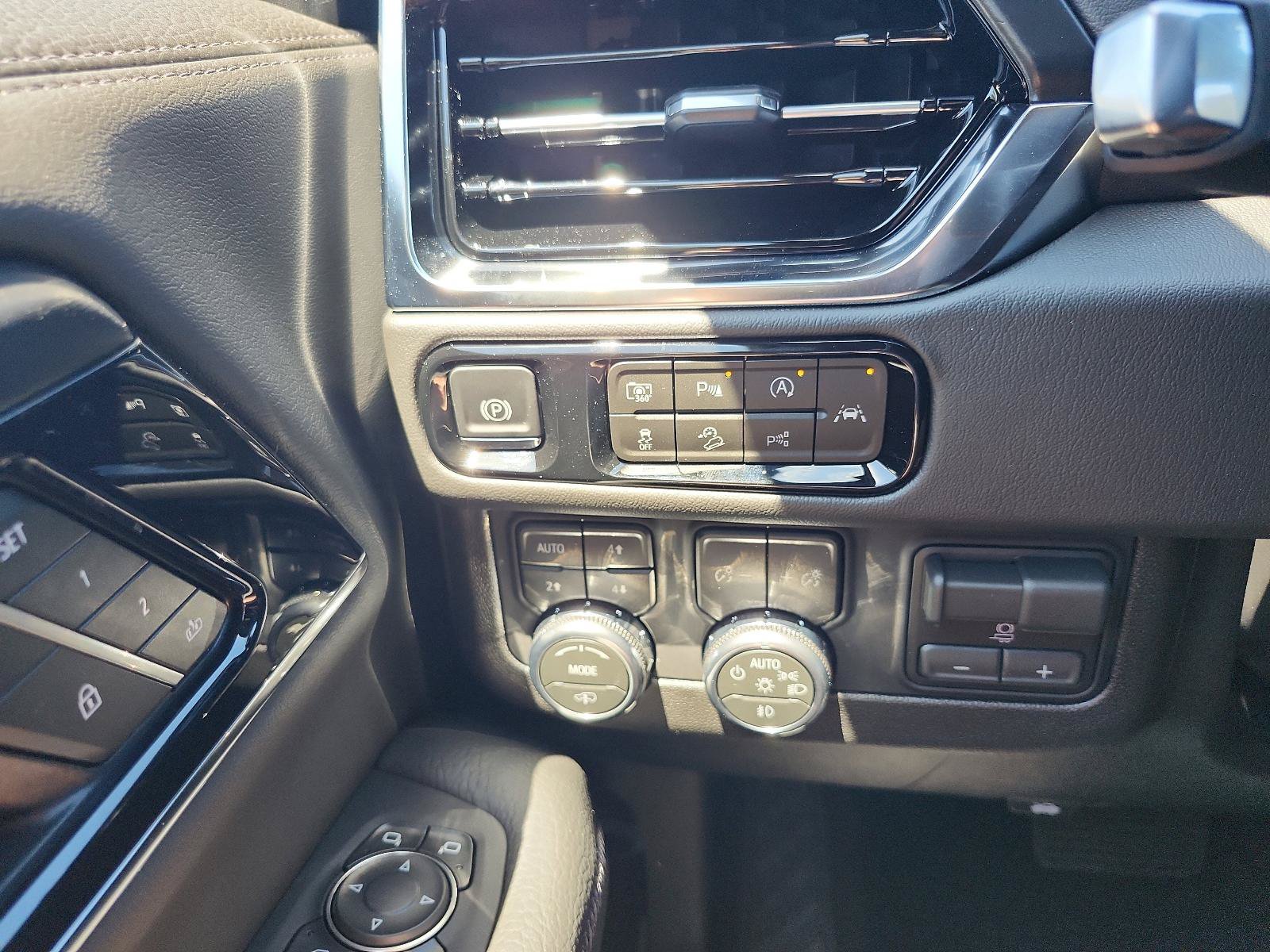 New 2026 GMC Yukon XL Denali w/ Denali Reserve Package AWD/4WD image 19