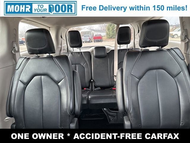 Used 2024 Chrysler Pacifica Touring-L image 25