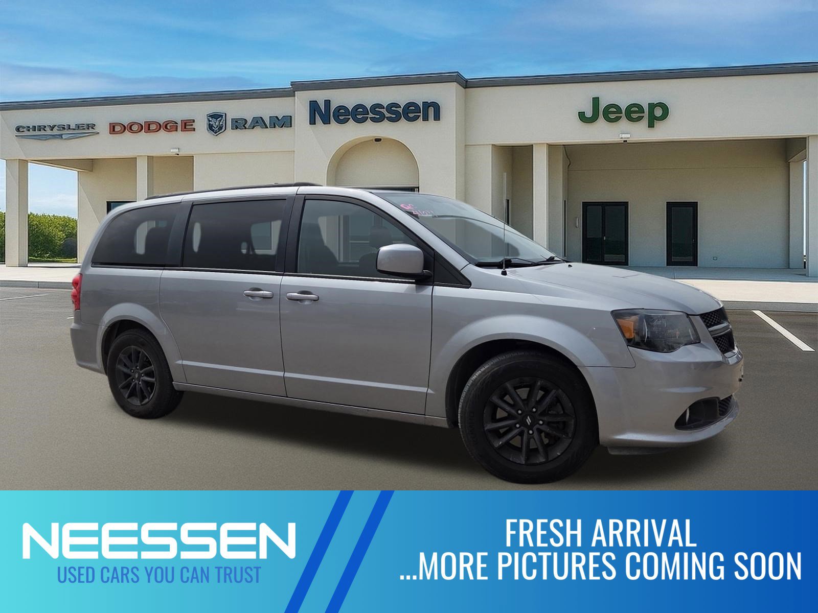 Used 2020 Dodge Grand Caravan SE FWD image 1
