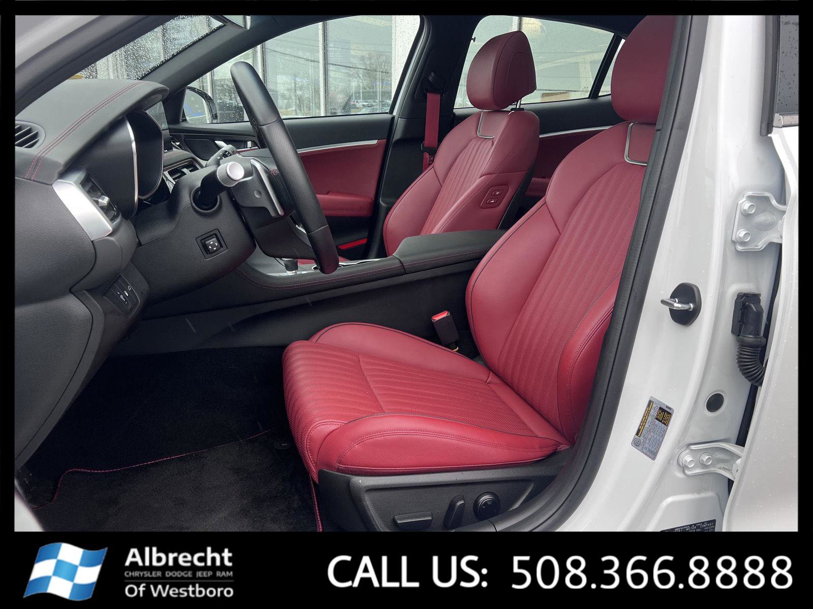 Used 2025 Genesis G70 2.5T w/ Sport Prestige Package image 10