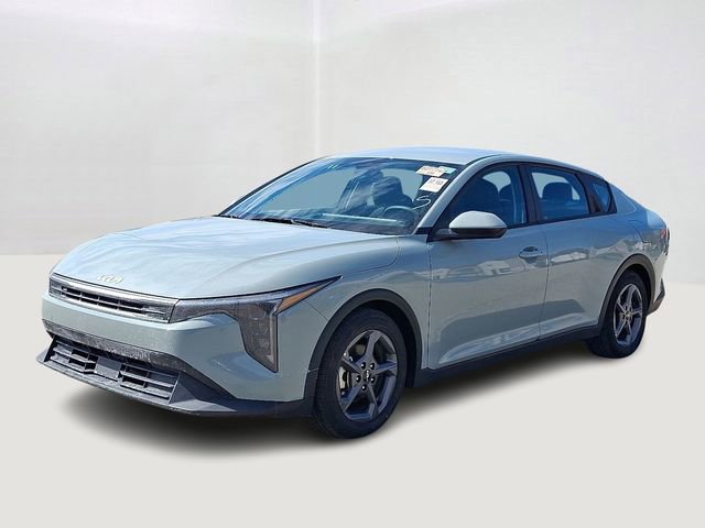 Used 2025 Kia K4 LXS image 3