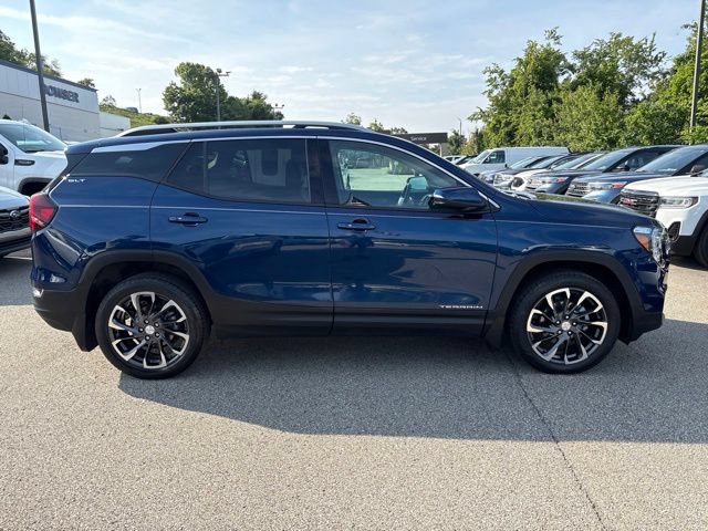 Used 2022 GMC Terrain SLT w/ Infotainment Package II AWD/4WD image 6