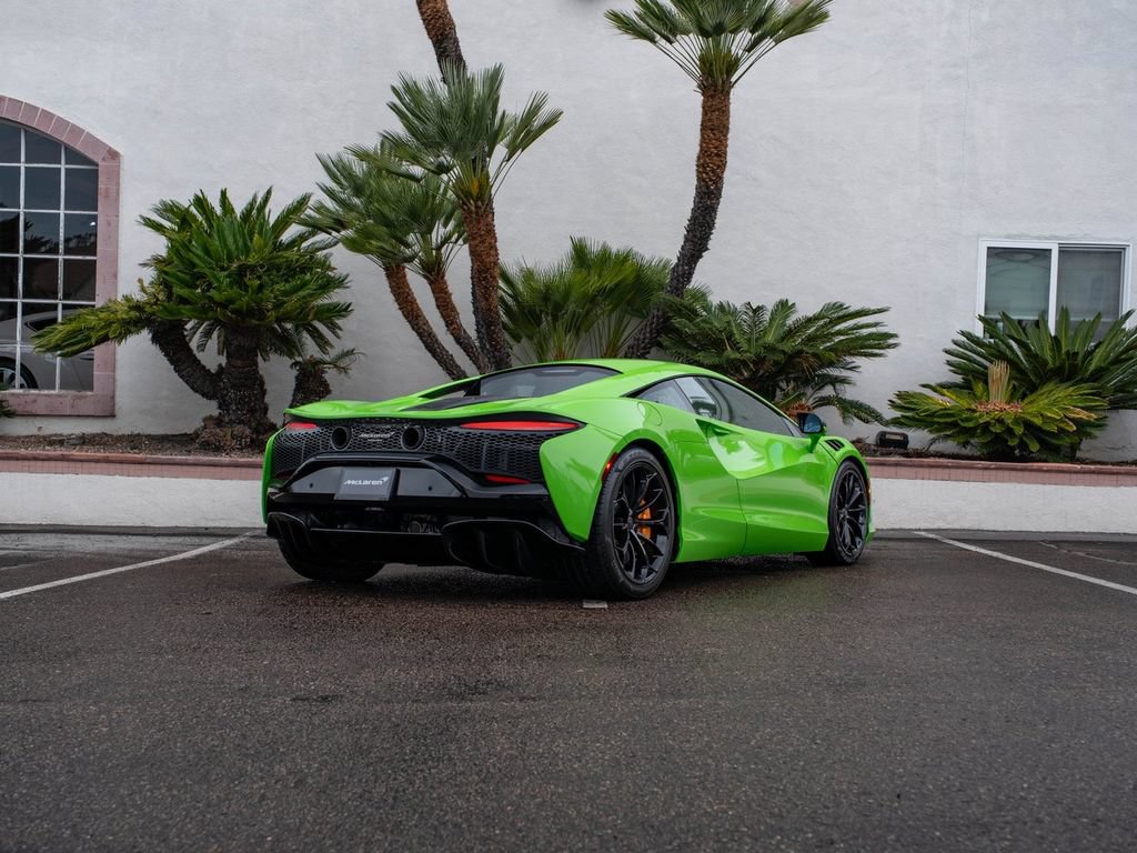 New 2026 McLaren Artura RWD image 4