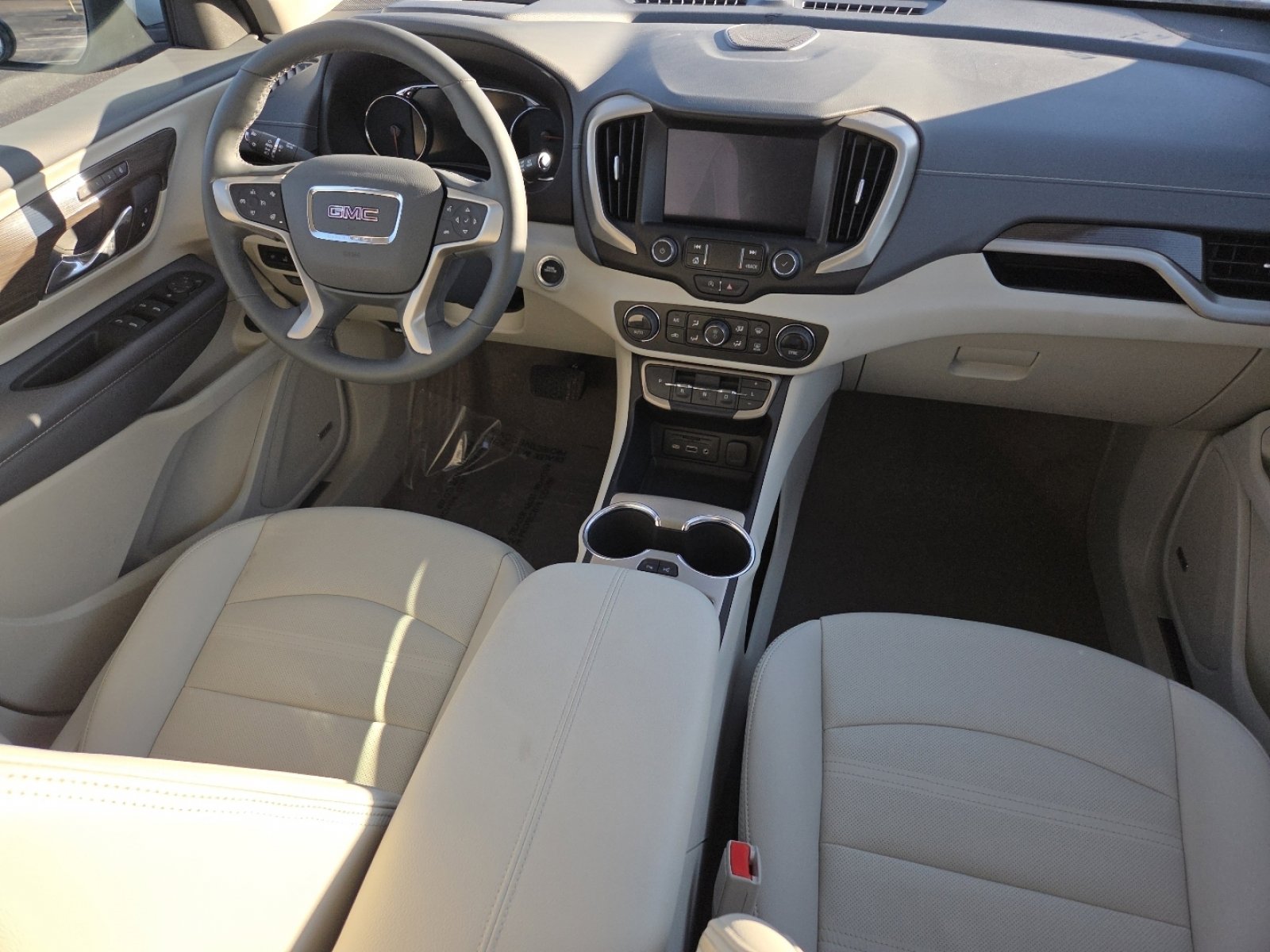 Used 2024 GMC Terrain Denali w/ Denali Premium Package image 26