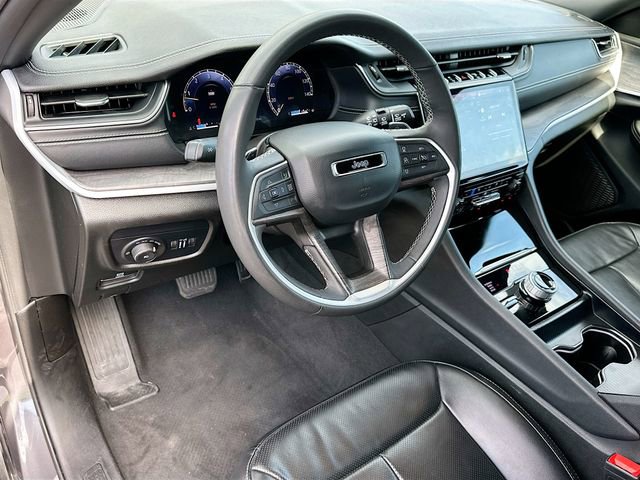 Used 2024 Jeep Grand Cherokee L Limited w/ Luxury Tech Group II image 9