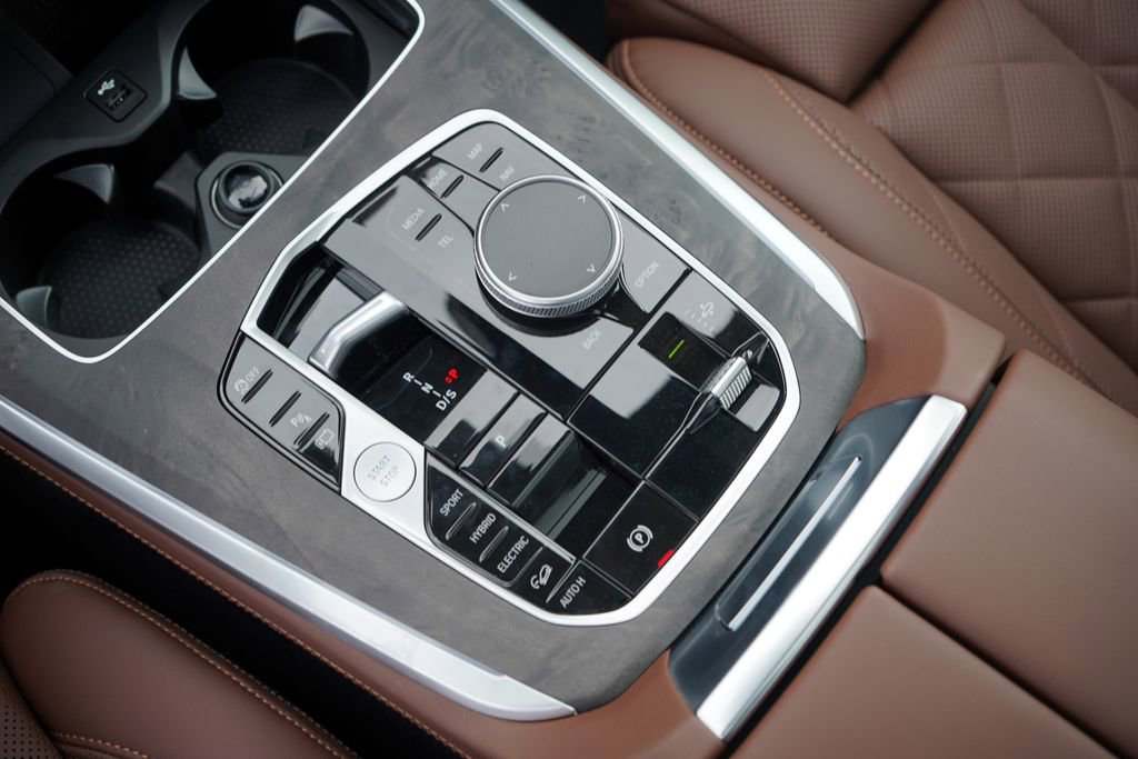 New 2026 BMW X5 xDrive50e w/ M Sport Package image 18