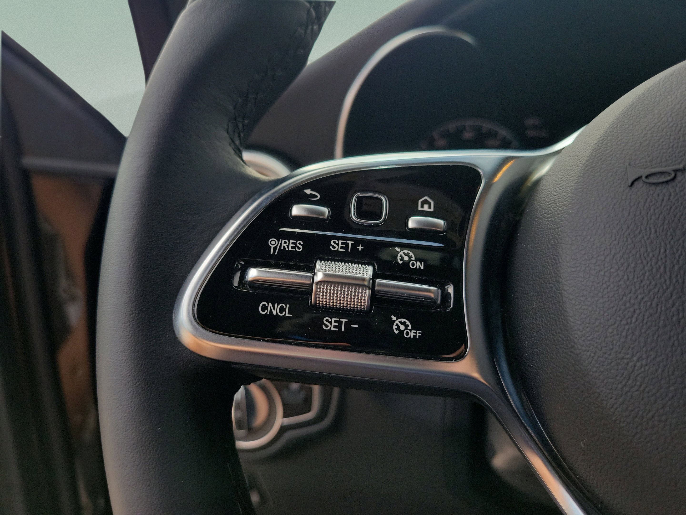Certified 2023 Mercedes-Benz GLC 300 4MATIC Coupe image 24