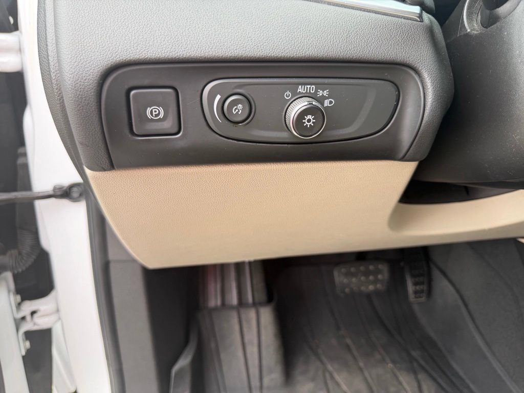 Used 2020 Buick Enclave Essence FWD image 17