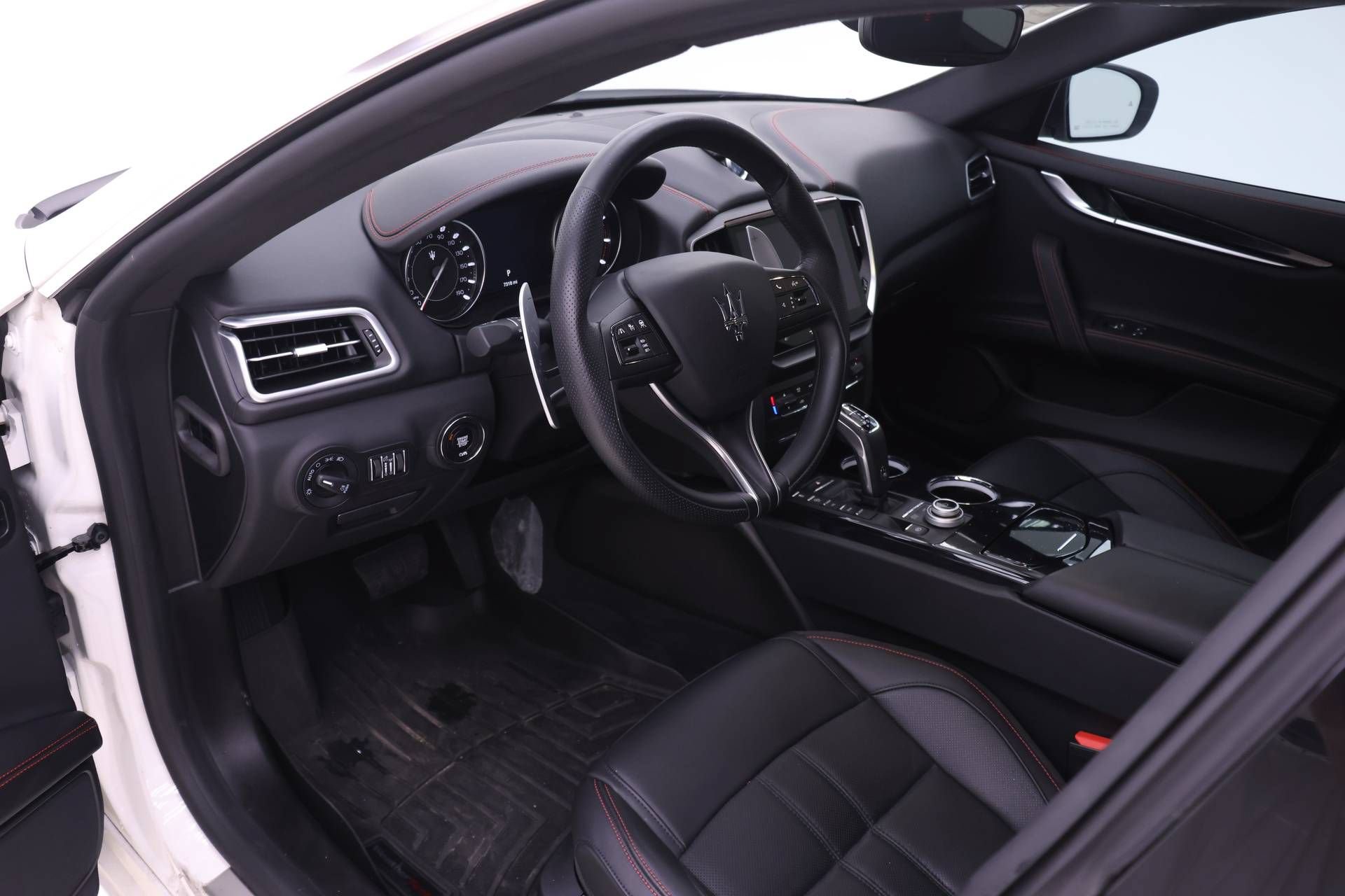 Used 2024 Maserati Ghibli Modena Q4 AWD/4WD image 6