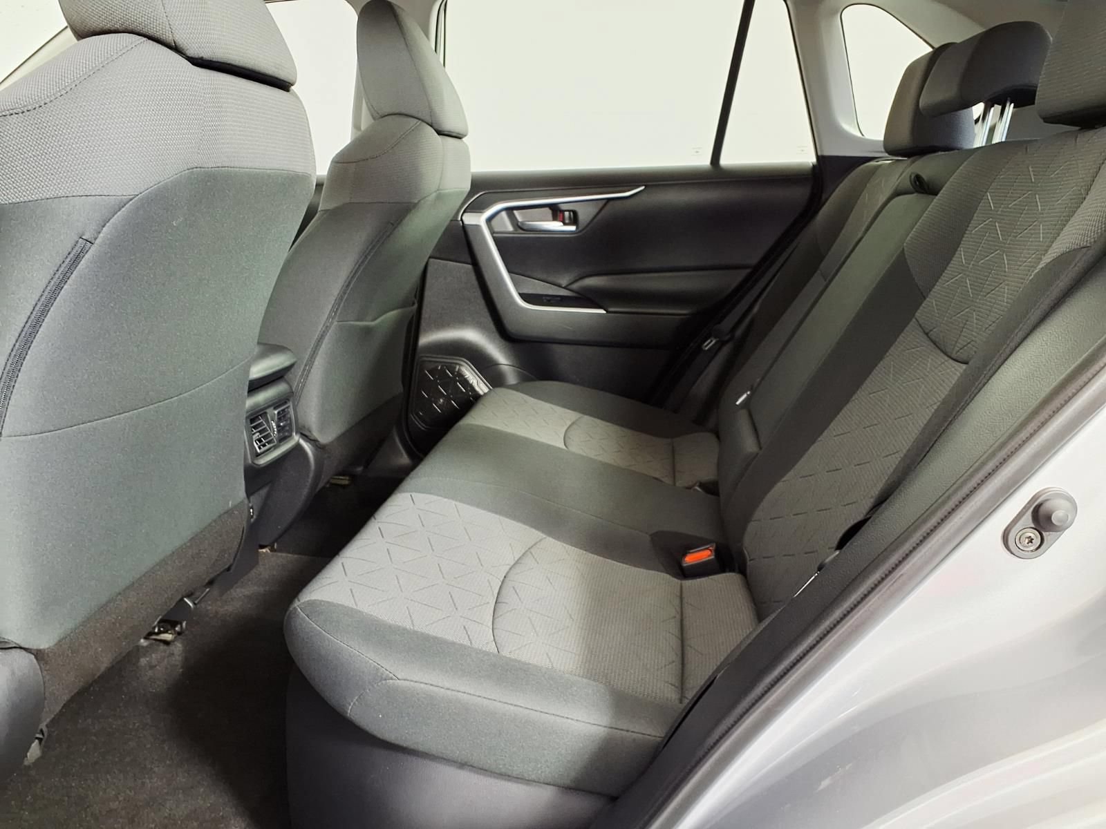 Used 2020 Toyota RAV4 XLE w/ Convenience Package AWD/4WD image 10