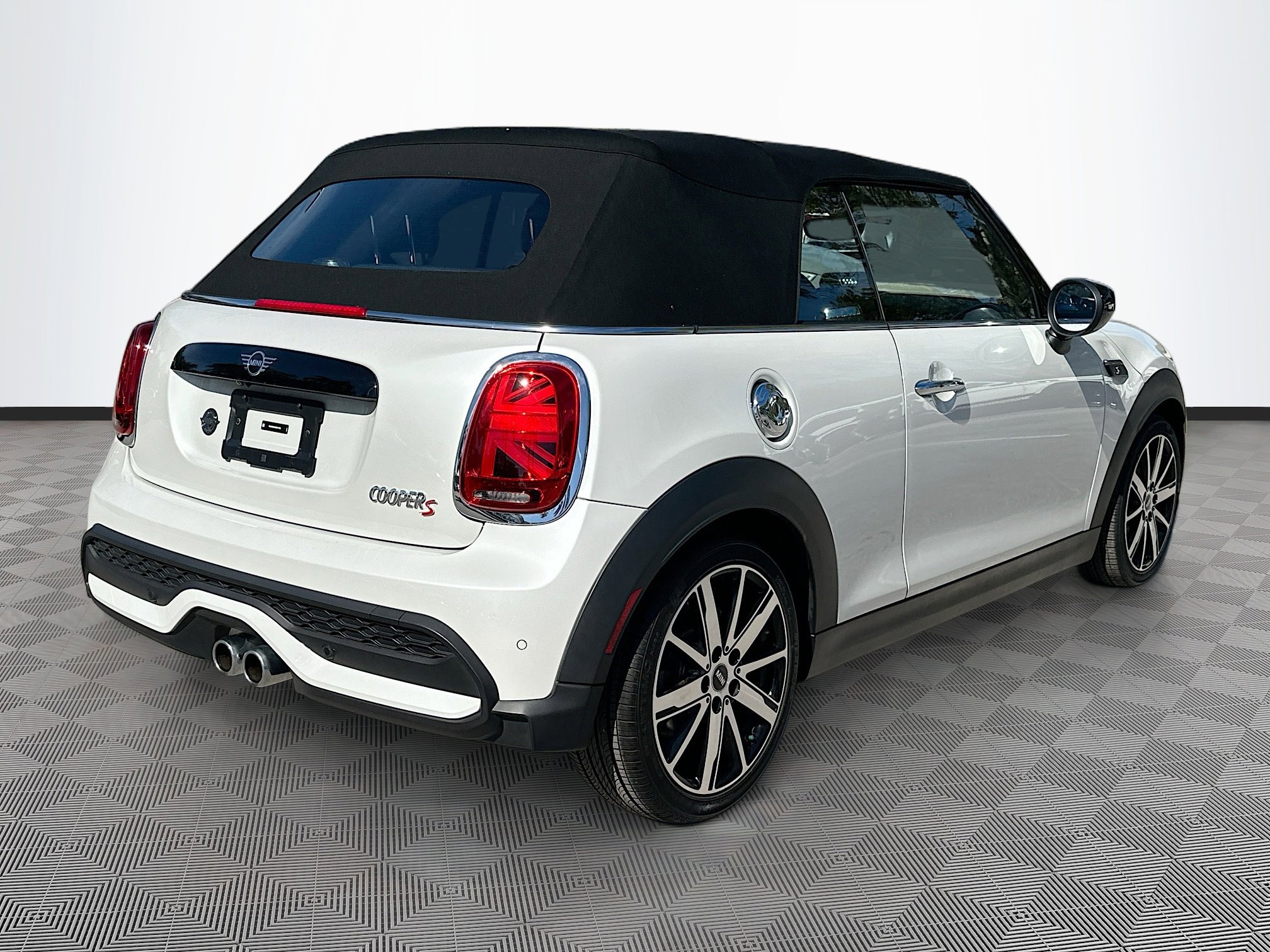 Certified 2024 MINI Cooper S w/ Signature Upholstery Package image 7