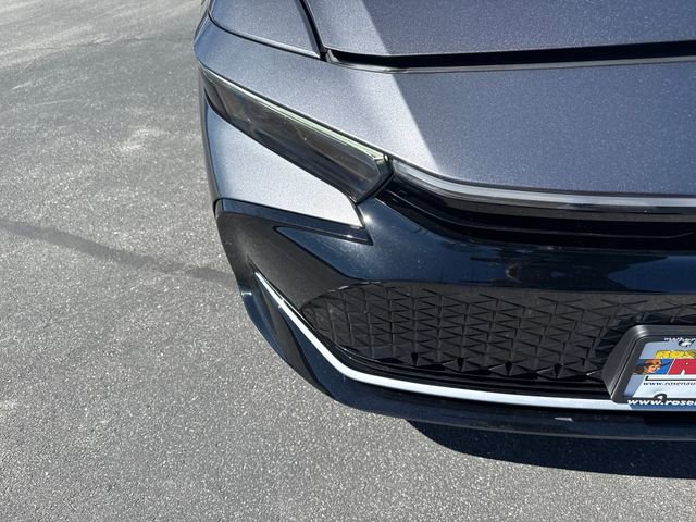 Used 2023 Toyota Crown XLE image 40