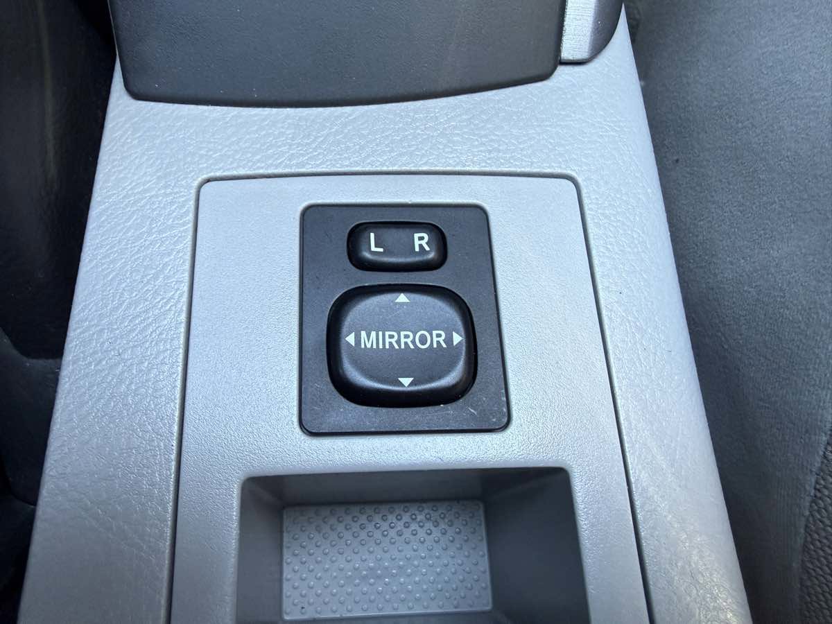 Used 2006 Toyota RAV4 2WD image 21