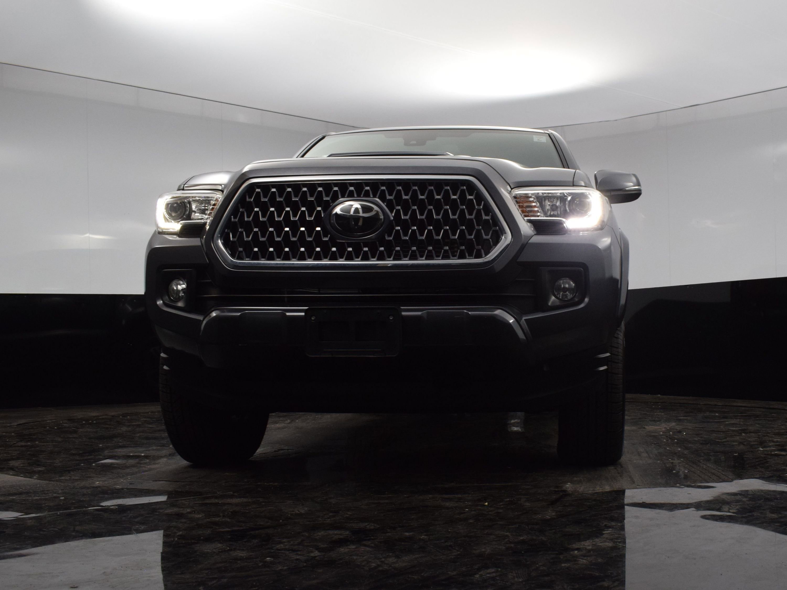 Used 2019 Toyota Tacoma SR5 image 16