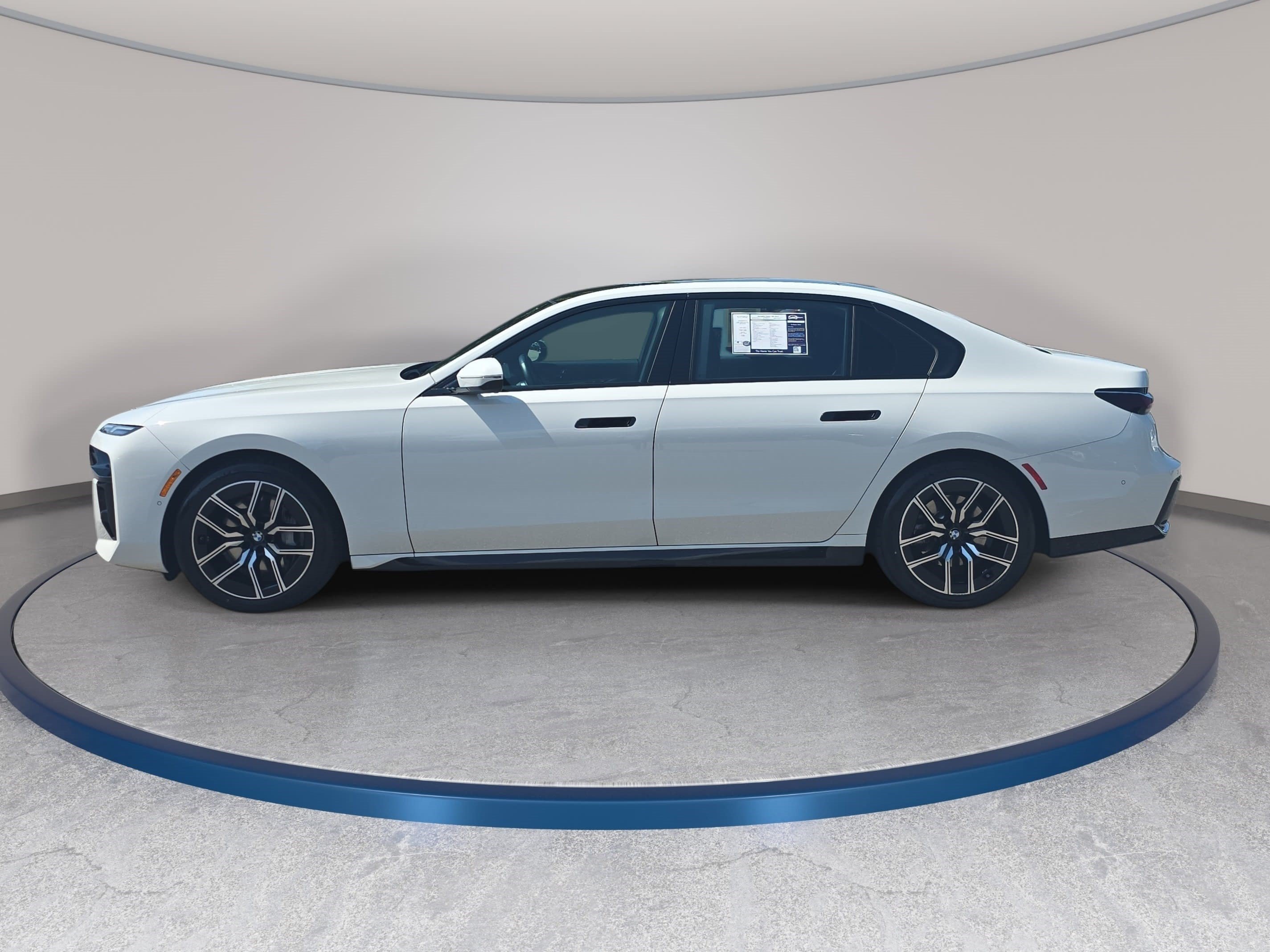 Used 2025 BMW 740i xDrive AWD/4WD image 7