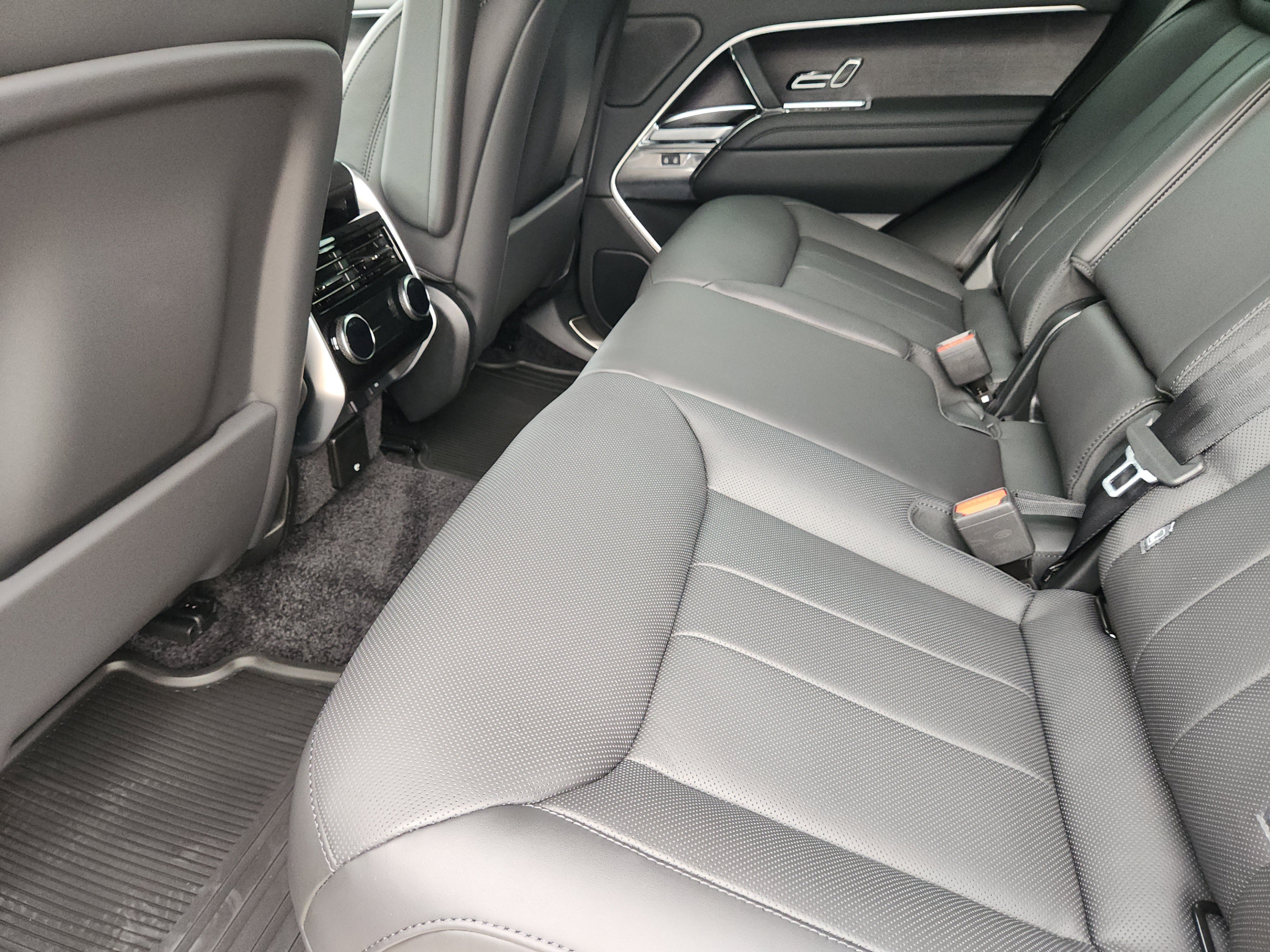 New 2027 Land Rover Range Rover SE AWD/4WD image 24