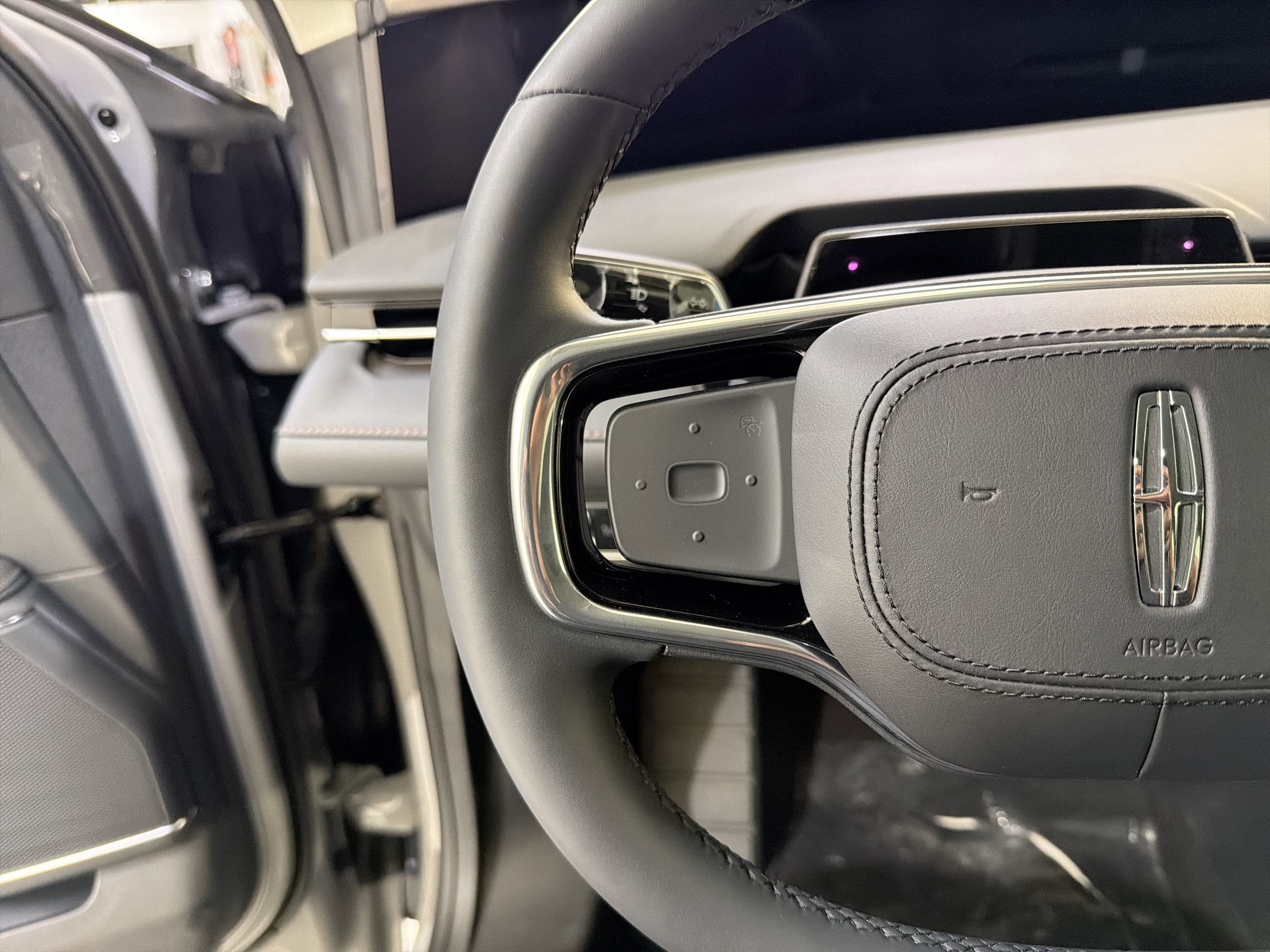 New 2026 Lincoln Nautilus Premier AWD/4WD image 14