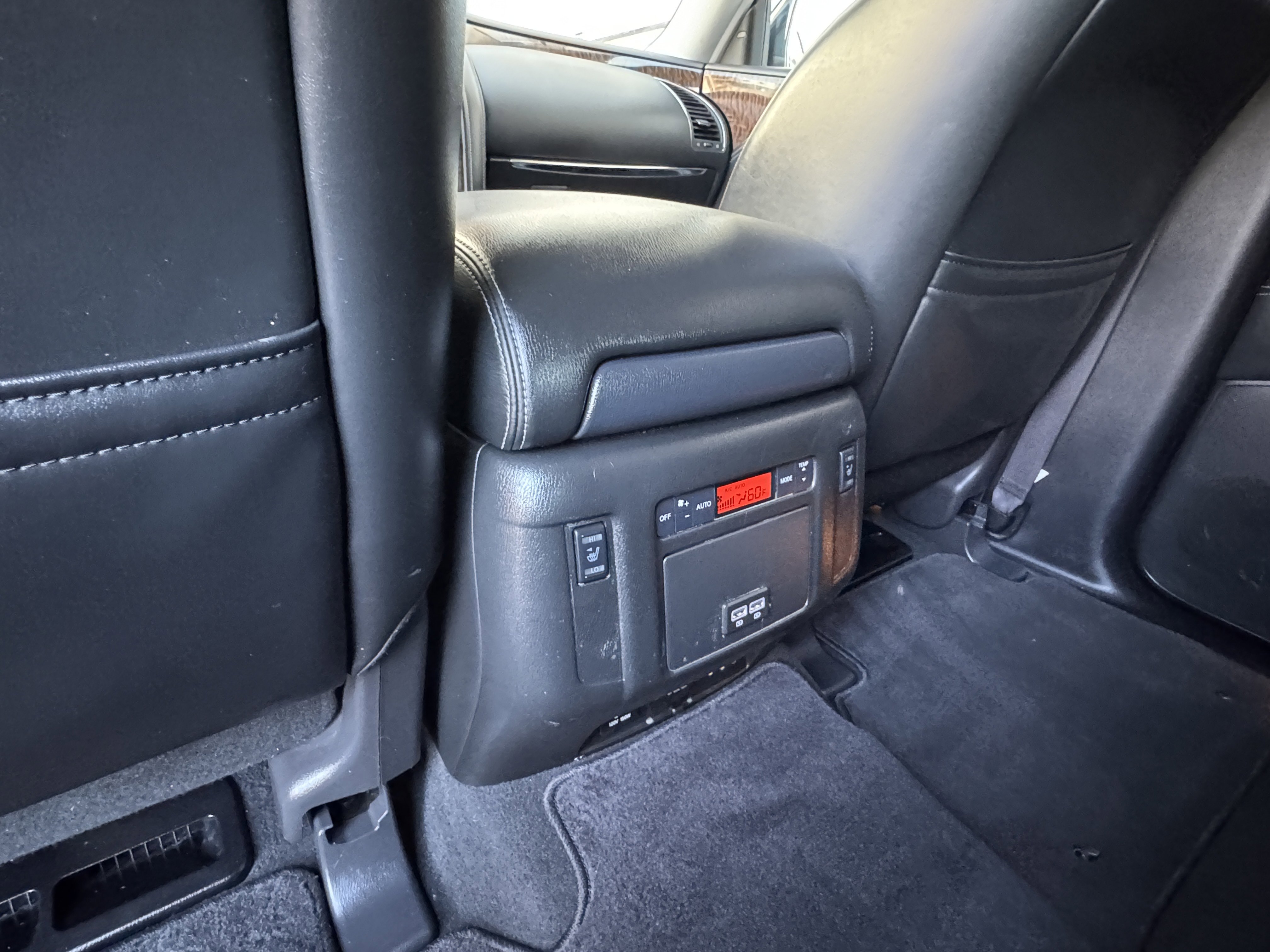 Used 2017 Nissan Armada Platinum w/ Captain Seat Package image 28