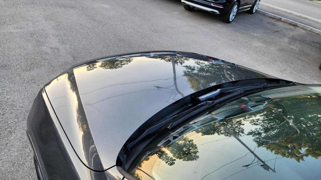 Used 2012 Volkswagen Touareg Executive image 23