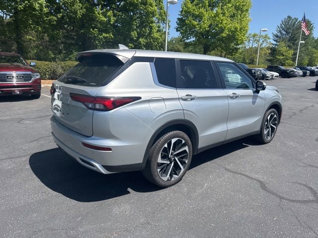Used 2024 Mitsubishi Outlander SE AWD/4WD image 4