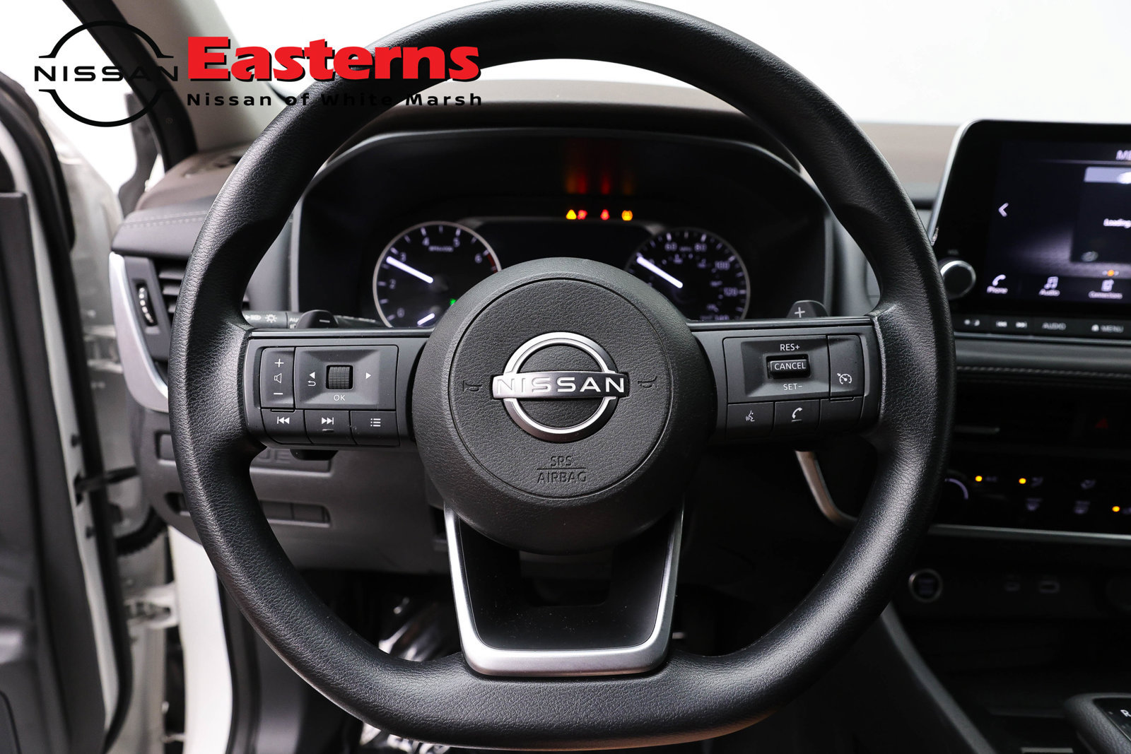 Used 2023 Nissan Rogue S AWD/4WD image 10