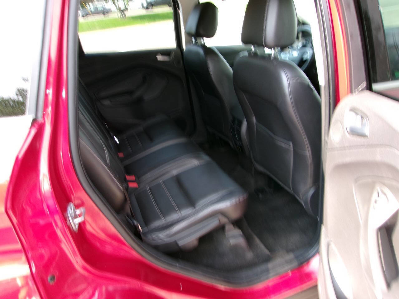 Used 2017 Ford Escape Titanium image 7