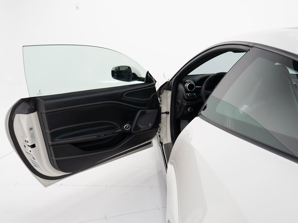 Used 2017 Ferrari GTC4Lusso image 10