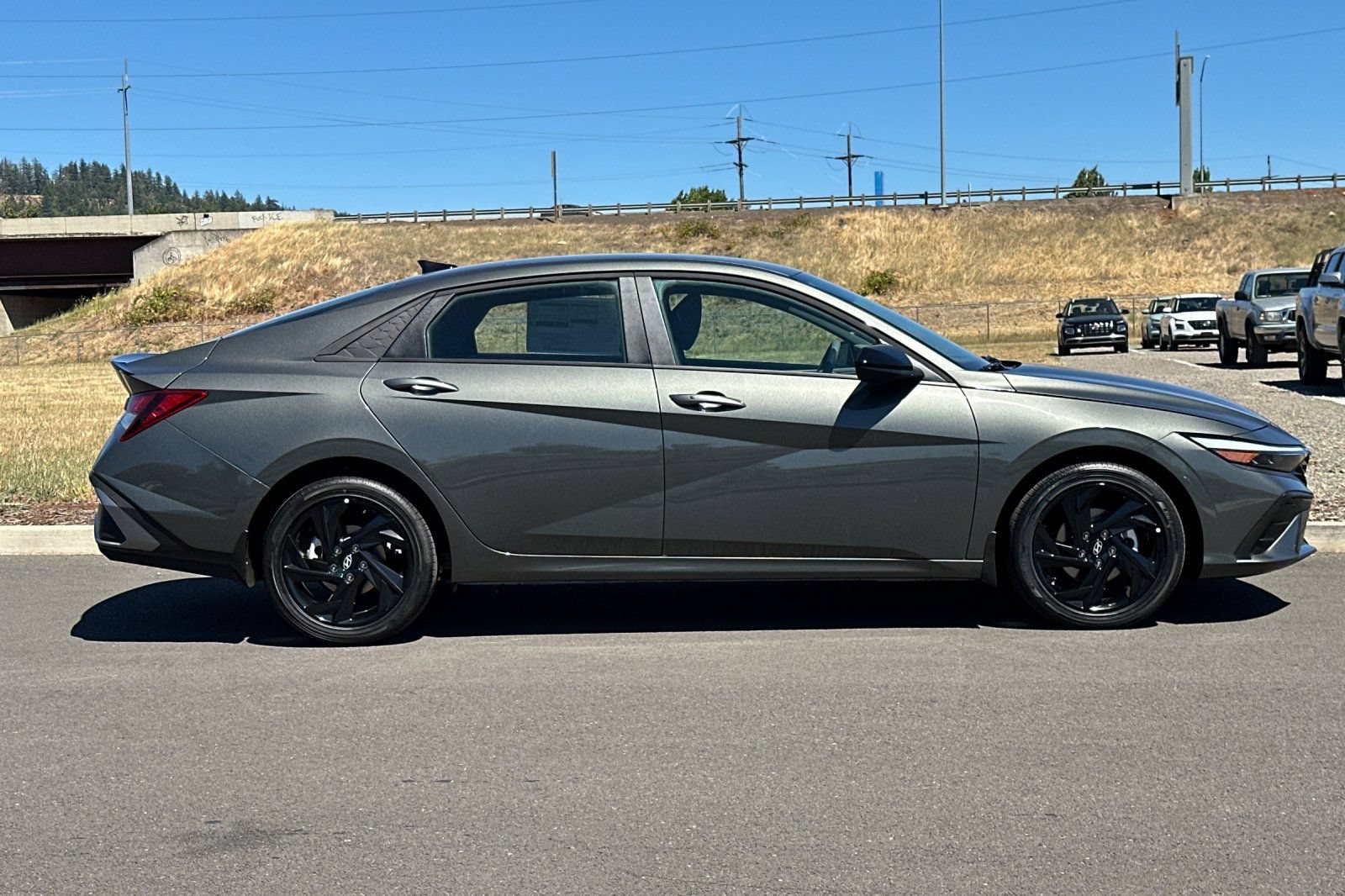 New 2026 Hyundai Elantra SEL Sport FWD image 2
