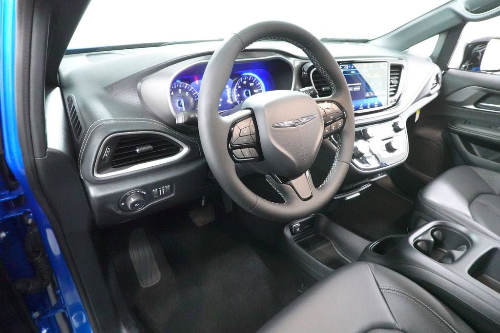New 2026 Chrysler Pacifica Select w/ S Appearance Package FWD image 24