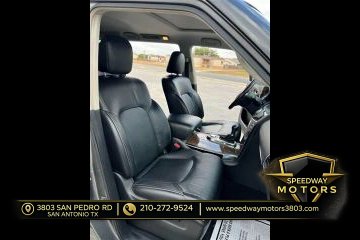 Used 2017 INFINITI QX80 2WD w/ Driver Assistance Package image 14