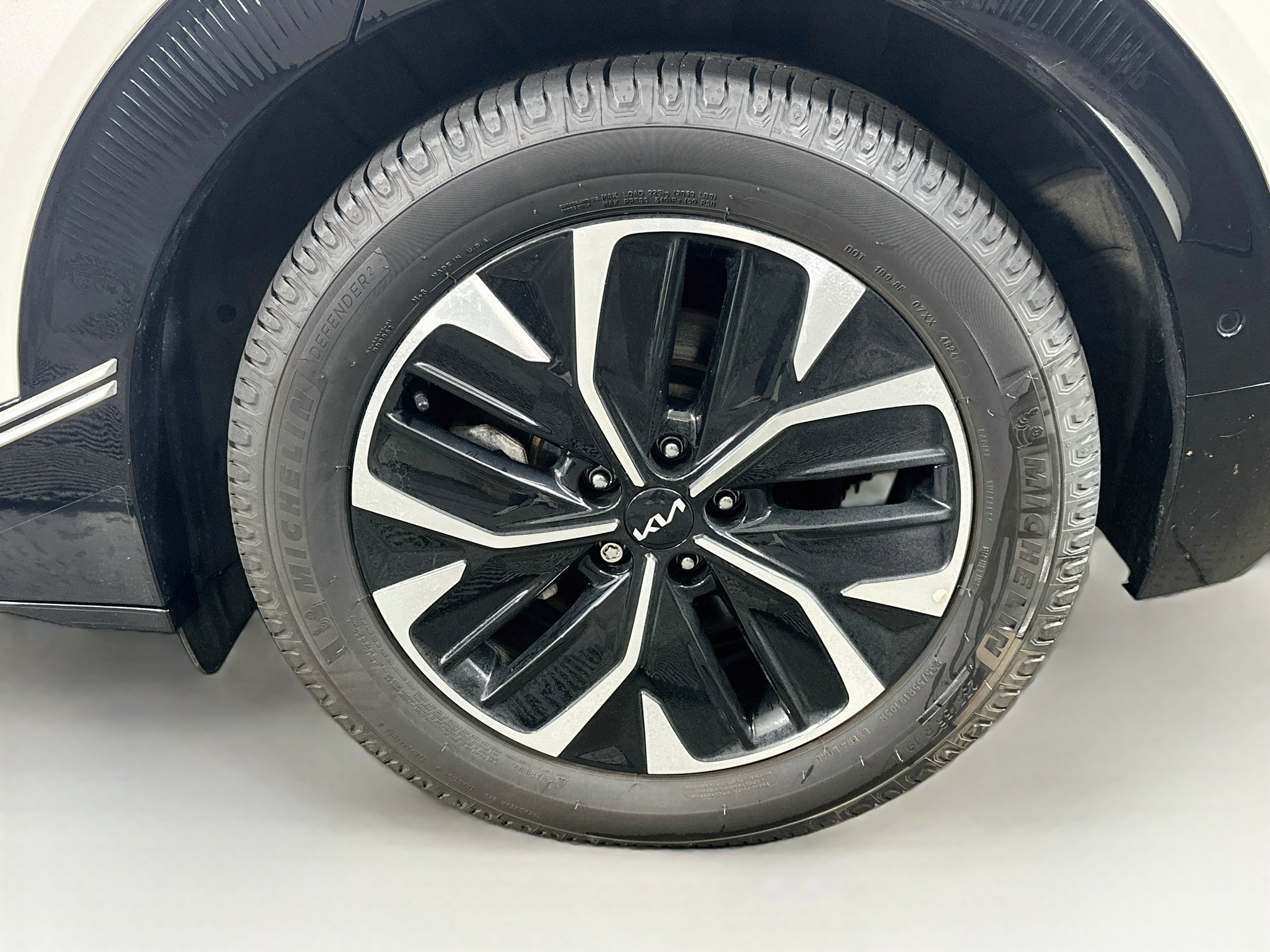 Used 2024 Kia EV6 Wind w/ Wind Technology Package AWD/4WD image 11