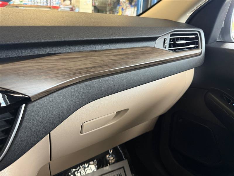 Used 2020 Ford Escape Titanium AWD/4WD image 24