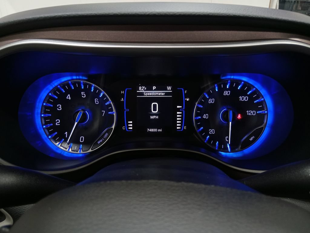 Used 2019 Chrysler Pacifica Touring Plus w/ Tire & Wheel Group FWD image 19