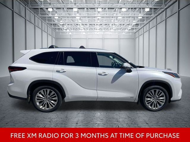 Used 2025 Toyota Highlander Platinum AWD/4WD image 5
